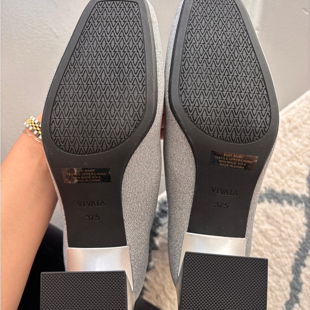 Vivaia Regina Pro Water-Repellant Boots - Sz 7 in Silver Metallic - Picture 4 of 6